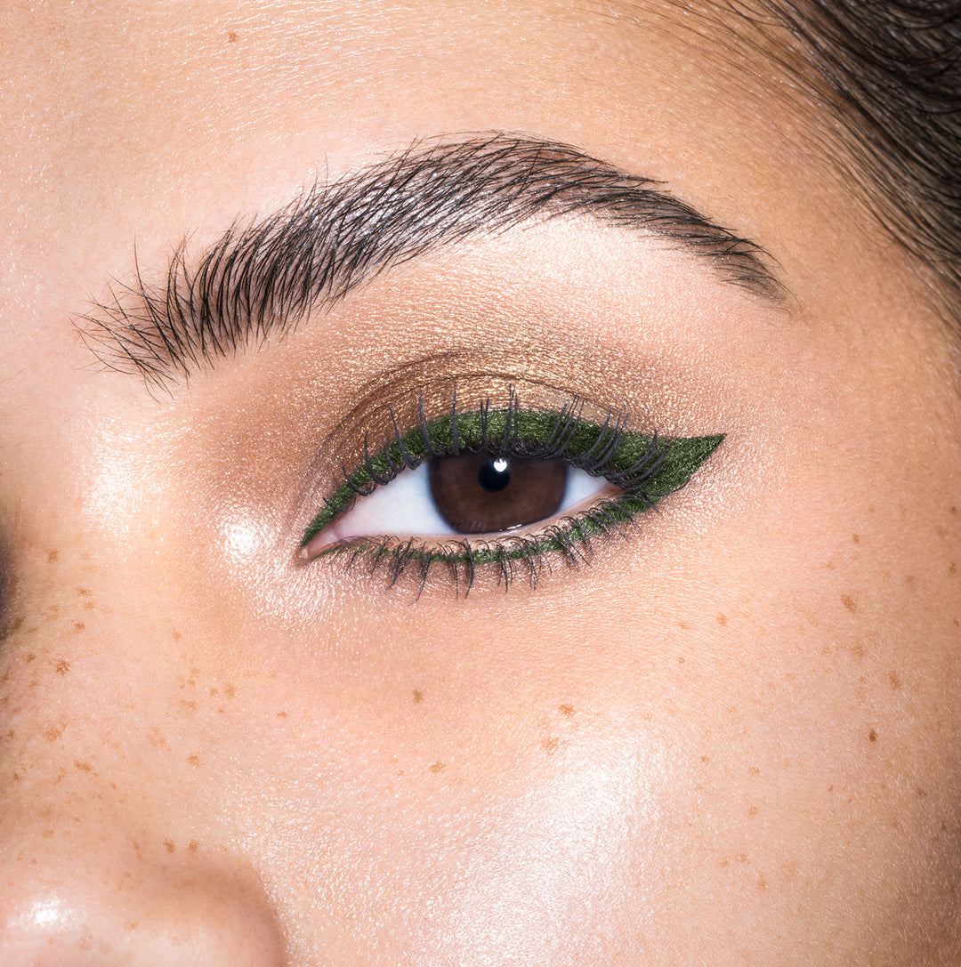 How to Do Winged Eyeliner